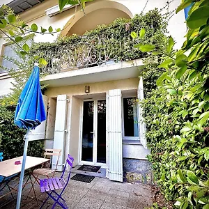  Apartment Etoile France
