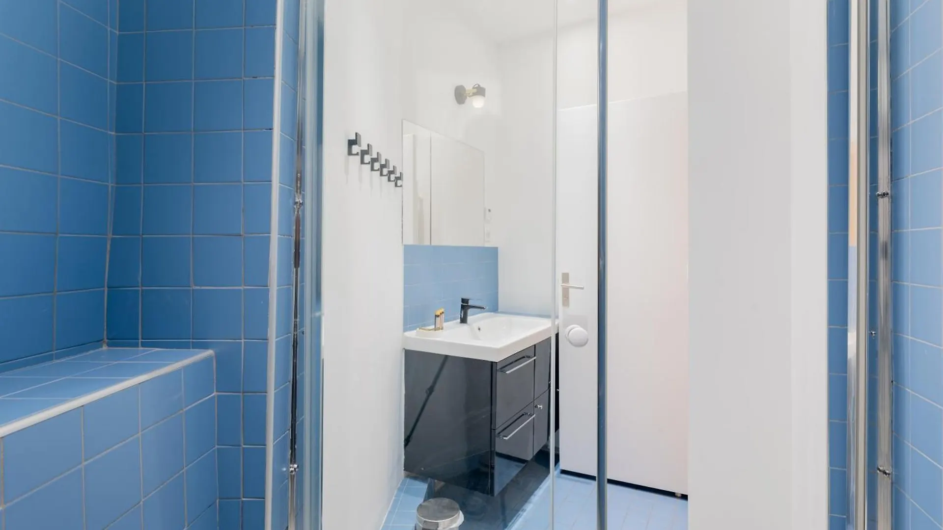 St Germain Sartre Chicsuites Paris France